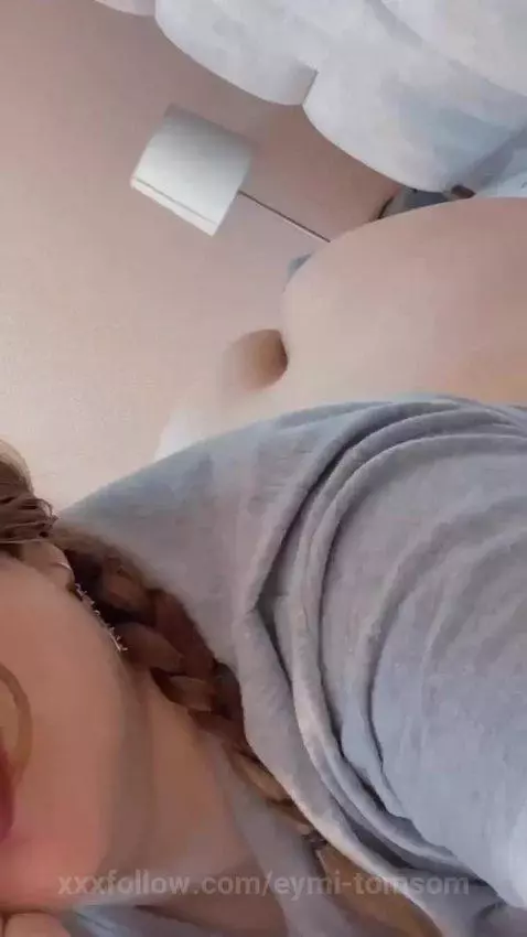 I would like to move this ass for your pleasure...🍑 by eymi-tomsom