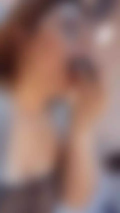 a chubby girl like me who has a nice ass for you to enjoy...... by eymi-tomsom