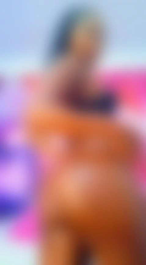 Rich spanking on a skin dripping with oil for you! by veronikabrown