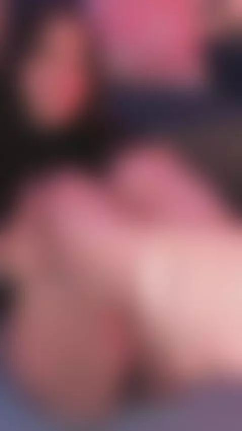 If you look at me... he's already following my rhythm by nicolle-w