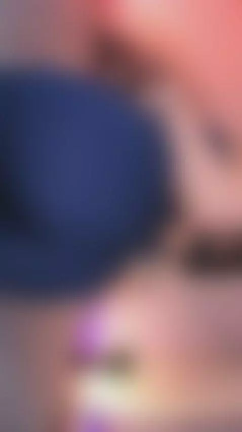 Soft curves, bold energy. by nicolle-w