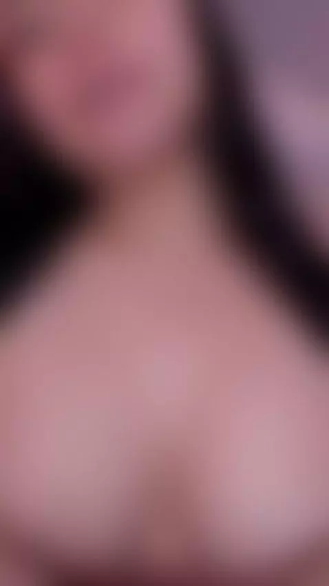 Curvy girl with sweet vibe 🌸 by nicolle-w