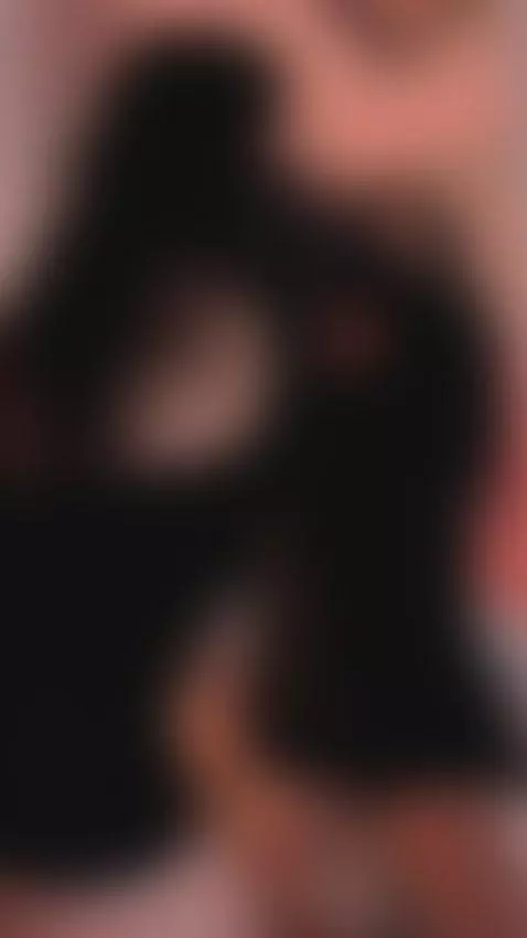 Curves + attitude + sensual show = addiction by nicolle-w