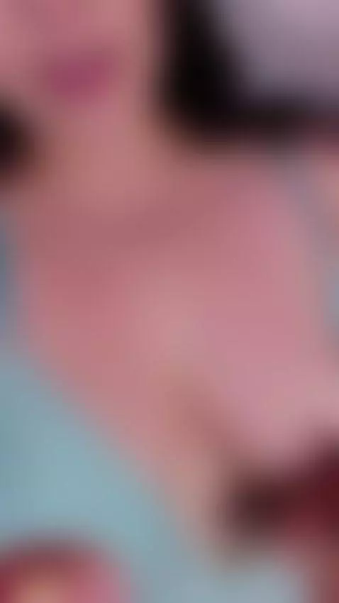 This curvy gymgirl wants to show you how she has fun by nicolle-w