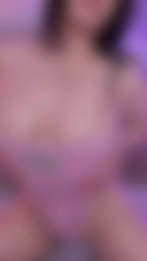 I want to feel your hands on my tits by nicolle-w