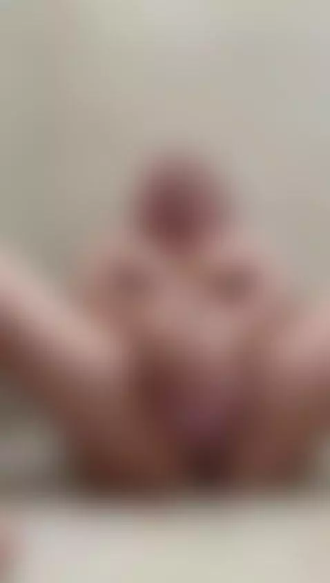 Hey, gorgeous...
Everyone's all about flowers and cheesy stu... by miss-amarantha