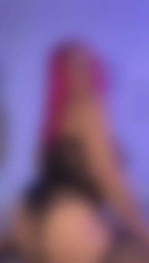 I like it when they look at me, but I like it even more when... by miss-amarantha