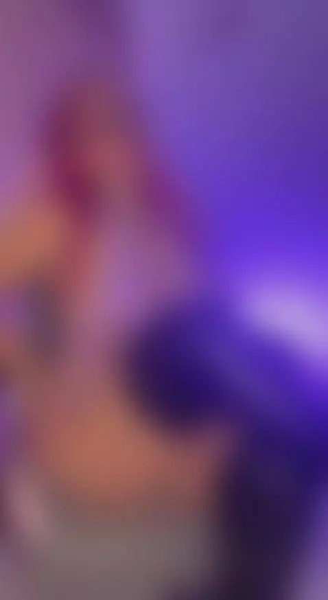 "What you're missing by not being at my show."  💖💗🥰💞 by miss-amarantha