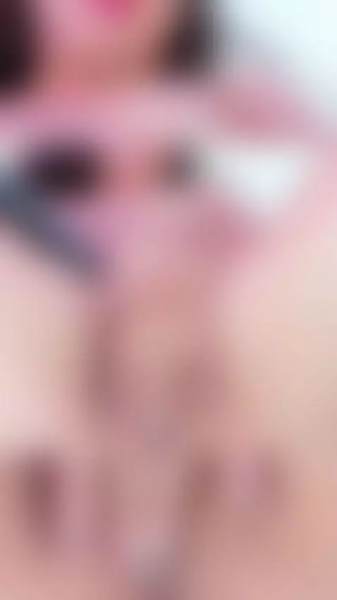 I'm live on cam right now ! Join me by anaisclark