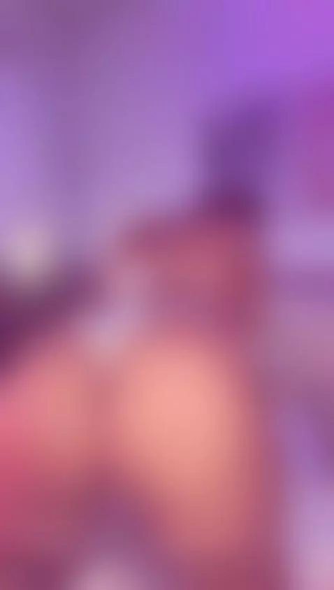 ON ALL FOURS, I´M UR WEAKNESS🍑  https://www.camsoda.com/bahi... by bahia-marquez