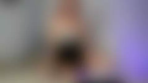 Hey i wanna teach you something! come online to me!❤ by madelaine-blosson