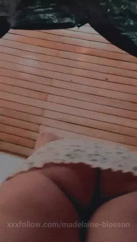 Enjoy my ass and my pussy by madelaine-blosson