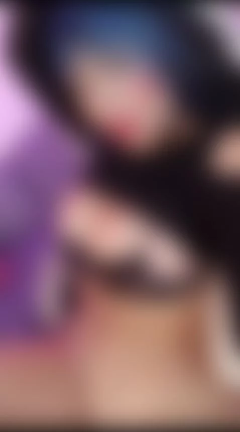 Does my black look look good on me? by miss-charlotteds