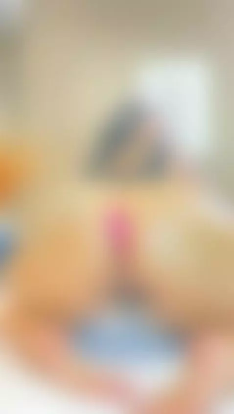 Big oiled botty by melanyshayk