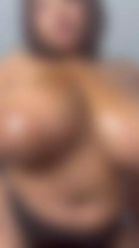 The weekend starts here... and in my body 😏 by kenya-buhle