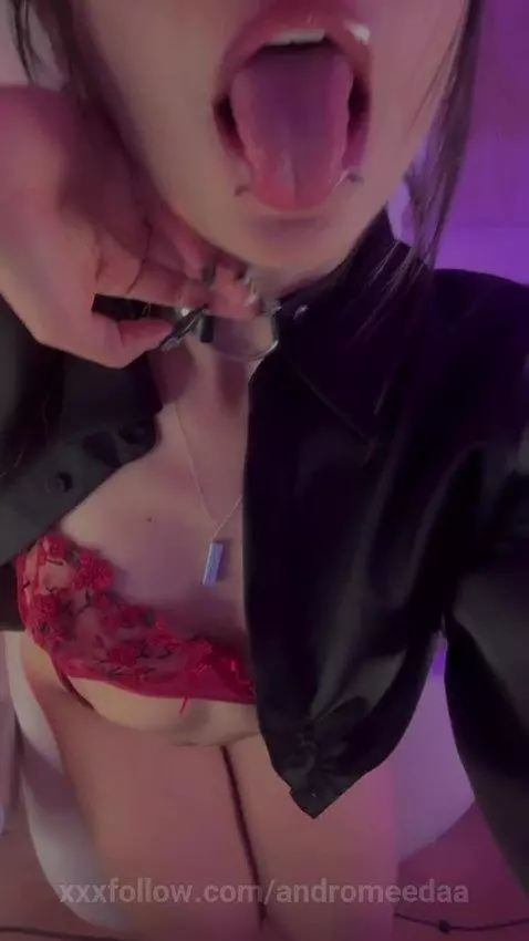 I want to bite u by andromeedaa