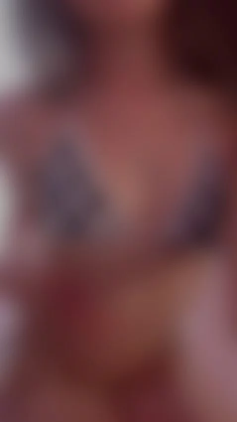 EN LINEA 💦Y MUY CALIENTE 🍒 by andromeedaa