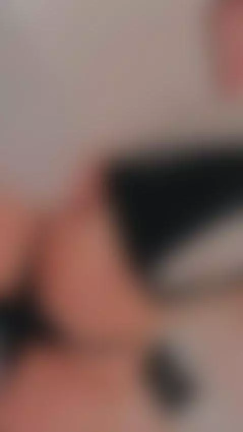 It's very early and you already have me very wet by andromeedaa