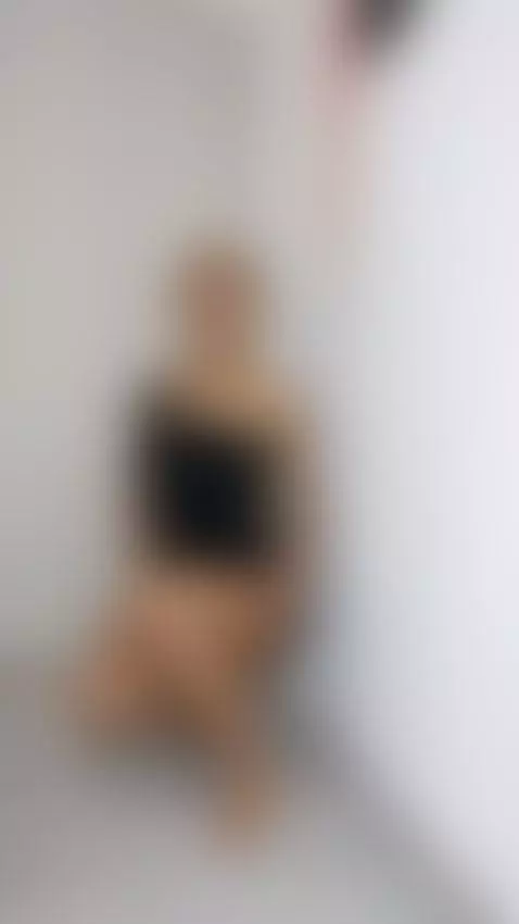 You came to look, but I know you’ll stay for the way I tease... by kathylewis