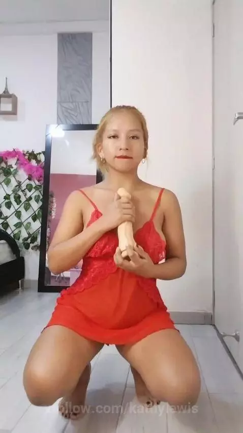 I want to put that dildo in by kathylewis