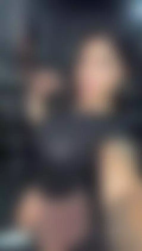 Do you think my body looks sexy? Come and make me squirt in ... by pamela-moreno