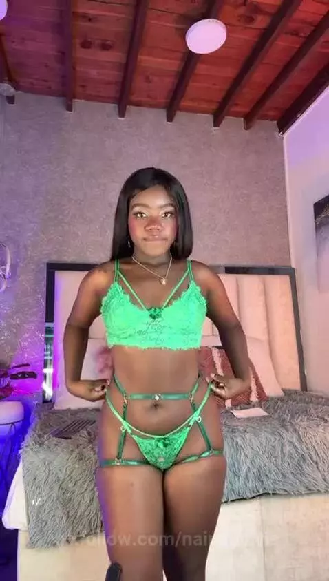 My body does not lie, but it provokes  😏🔥 by nainadeivis