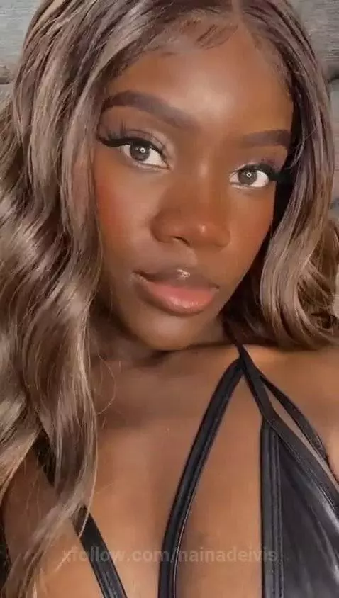 brunette with dangerous hips by nainadeivis