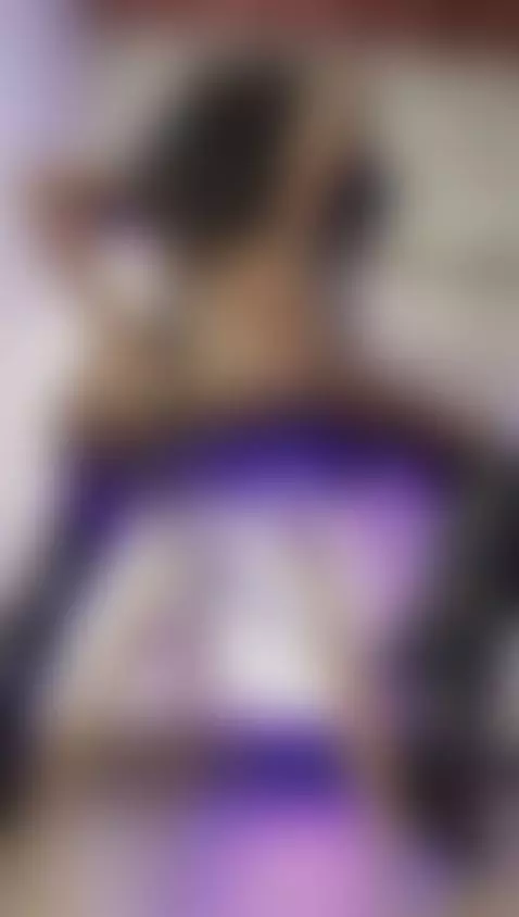 Holy cow! look at that big ... ! by nainadeivis