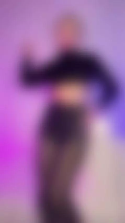 Hello... come talk to the cutest girl💗 by sofly-s