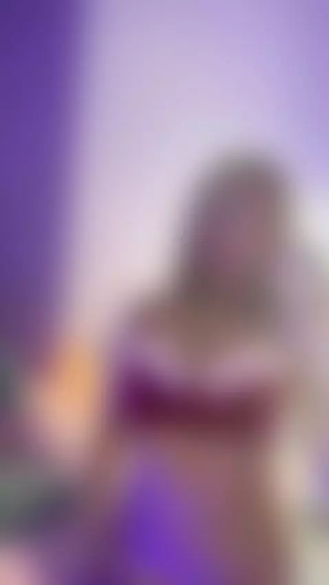 I am your favorite gift this year 🎁😉 by sofly-s