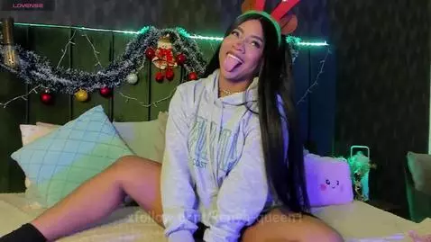 What are you waiting for to uncover your Christmas gift? 😏🔥 by kenya-queen1