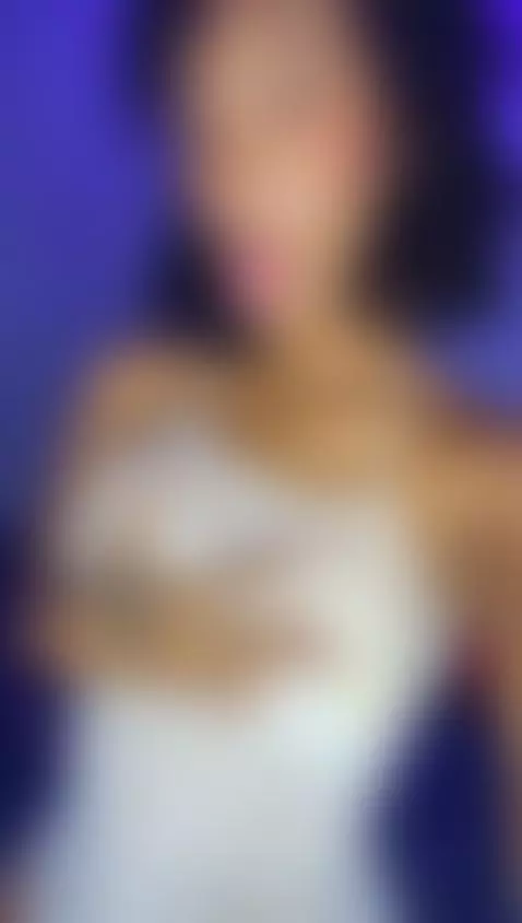 I'M ONLINE!! by beckyrose