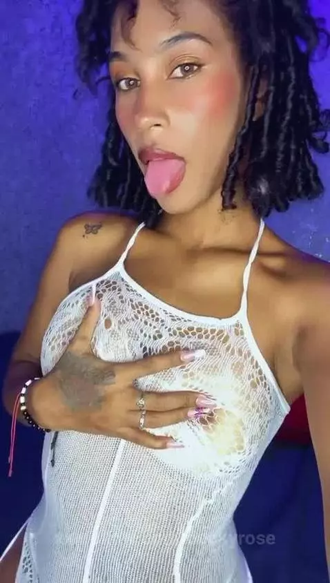 I'M ONLINE!! by beckyrose