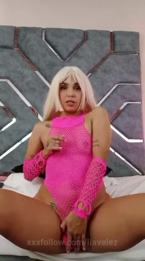 Bad blonde and full of surprises by liavelez