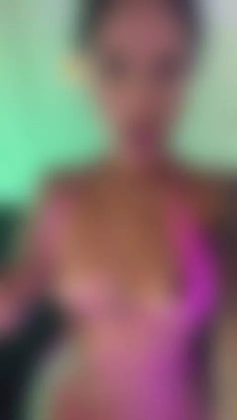 Let´s play! by roxana-connor