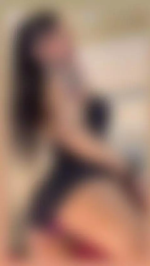 You want to see my juices in the kitchen, my wet pussy wants... by melinaparker-1