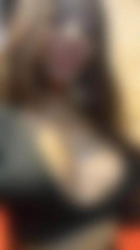 My loves, very good morning, happy start to the week. I'll w... by briannachelsea