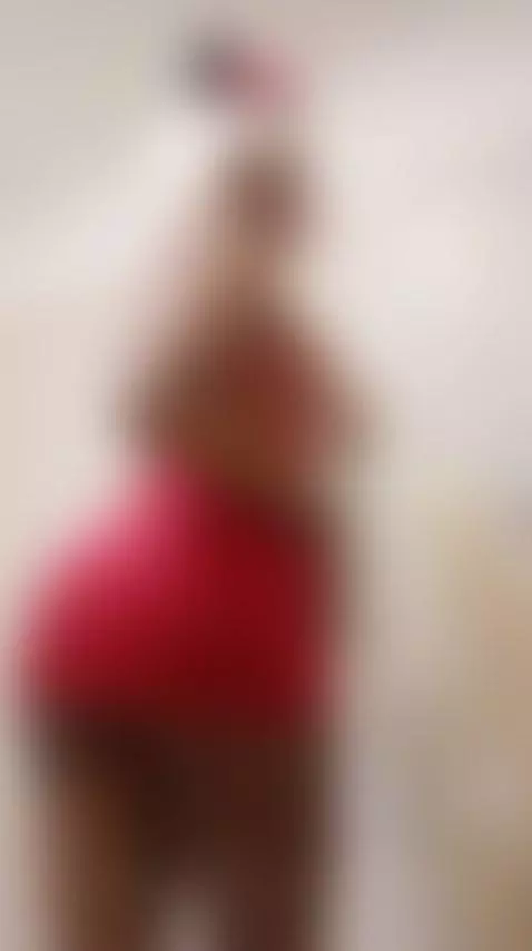 Happy Friday, loves! 🎉 How did you wake up today? I’m feelin... by briannachelsea