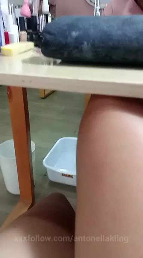 I came to do my nails by antonellakling