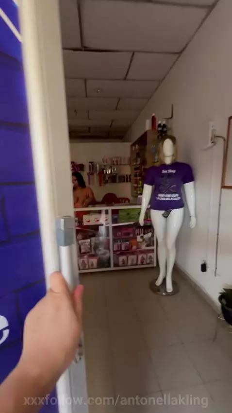 Whattttt my bigtits by antonellakling