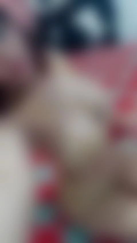 she has a sexy movement of her hips by antonellakling