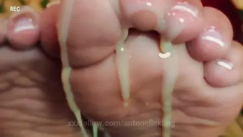 FEET by antonellakling