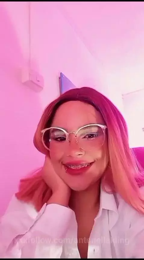 holi by antonellakling