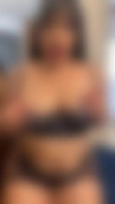 Do u wanna a hotwife in ur bed? by antonellarusso