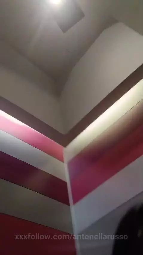 estaba en el baño del centro comercial, porque el chico de s... by antonellarusso