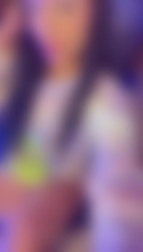 online now by jackelyn-lopezz