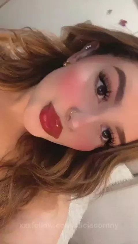 heyyyy, love me by aliciacornny