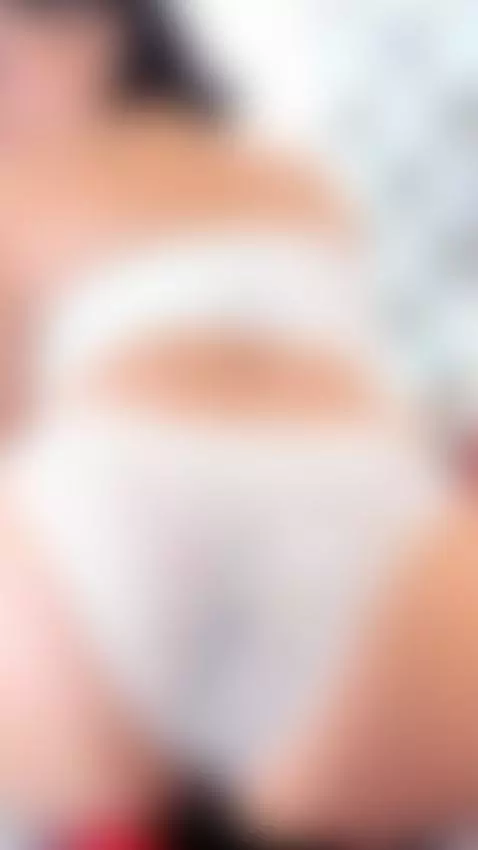 May I be on your full screen? 👀😏 by ana-bella1