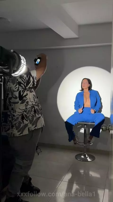 I can't wait to see my new professional photos! 🤤Would you l... by ana-bella1