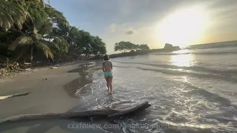 the perfect doll on the beach by 3nakiarangot